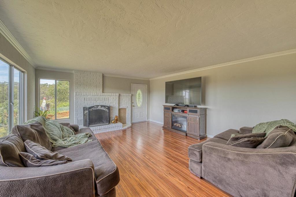 16985 Forrest Lane B Property Photo 13