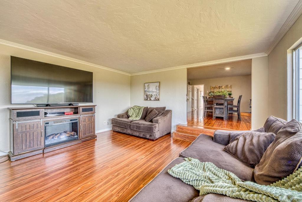 16985 Forrest Lane B Property Photo 14