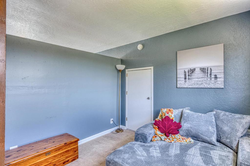 16985 Forrest Lane B Property Photo 24