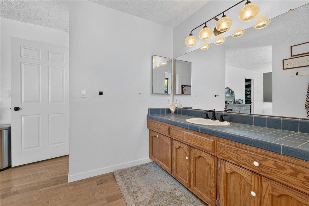 1194 Loyola Drive Property Photo 25