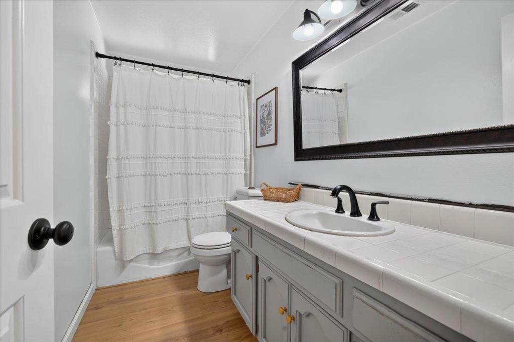 1194 Loyola Drive Property Photo 29
