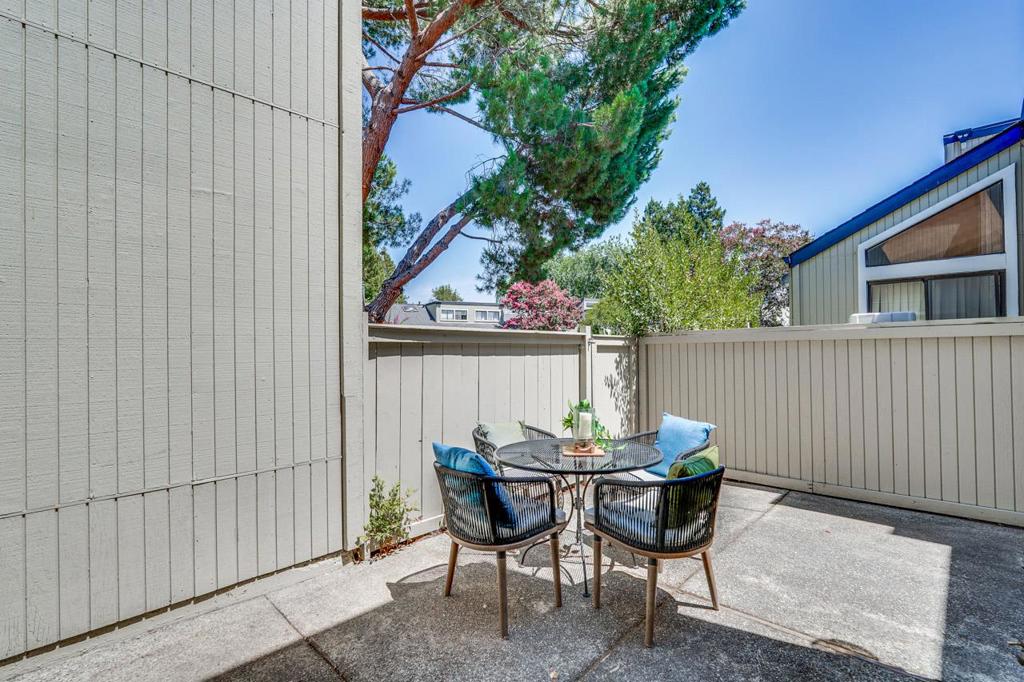 916 Rosette Terrace Property Photo 7