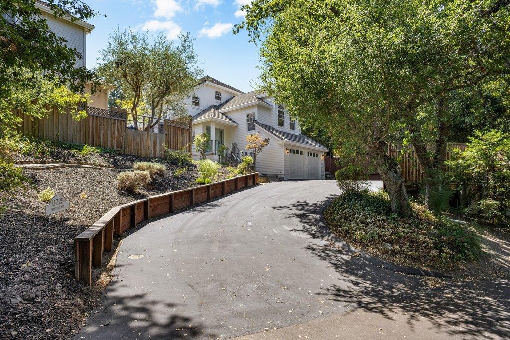 11725 Winding Way Property Photo 4
