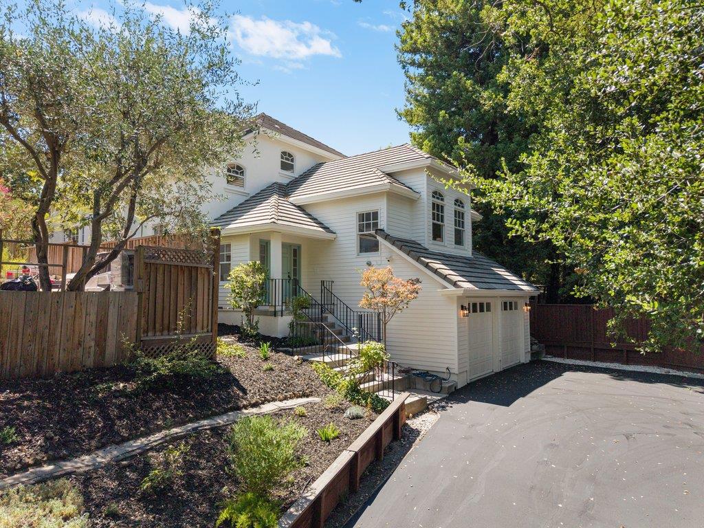 11725 Winding Way Property Photo 5