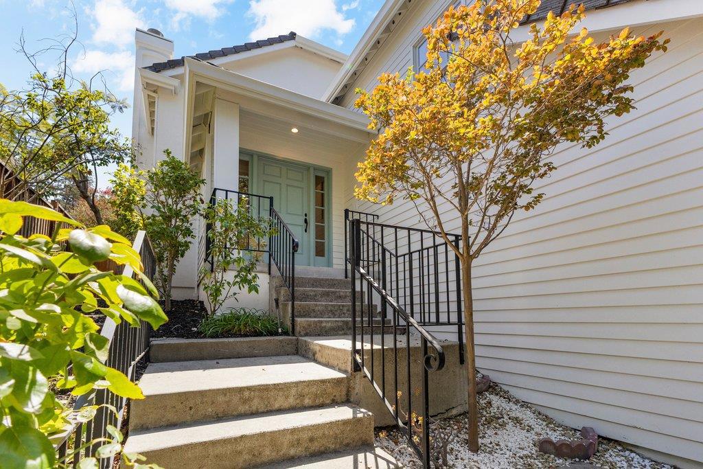 11725 Winding Way Property Photo 6