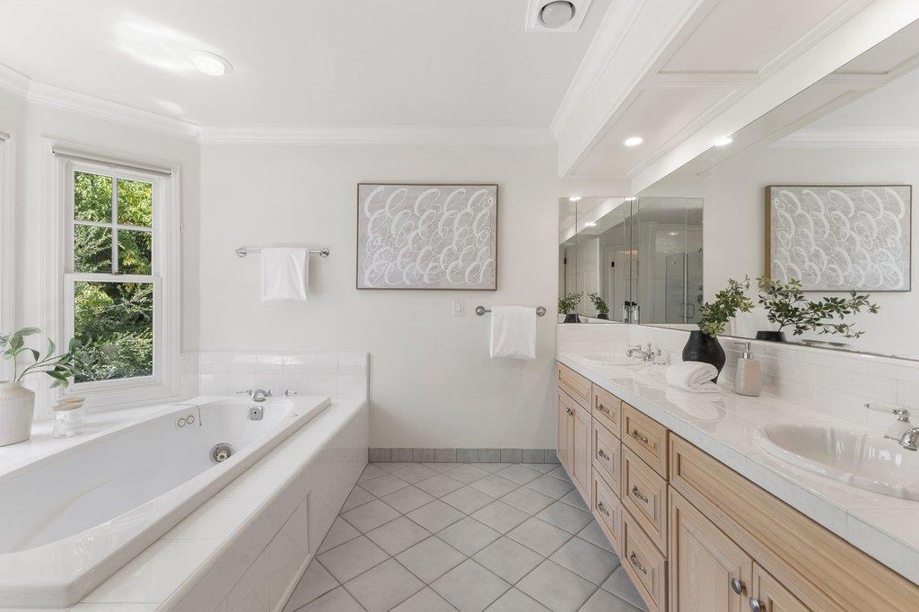 11725 Winding Way Property Photo 23