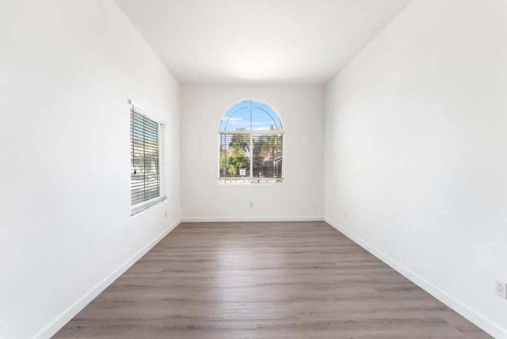 1542 Venice Circle Property Photo 8