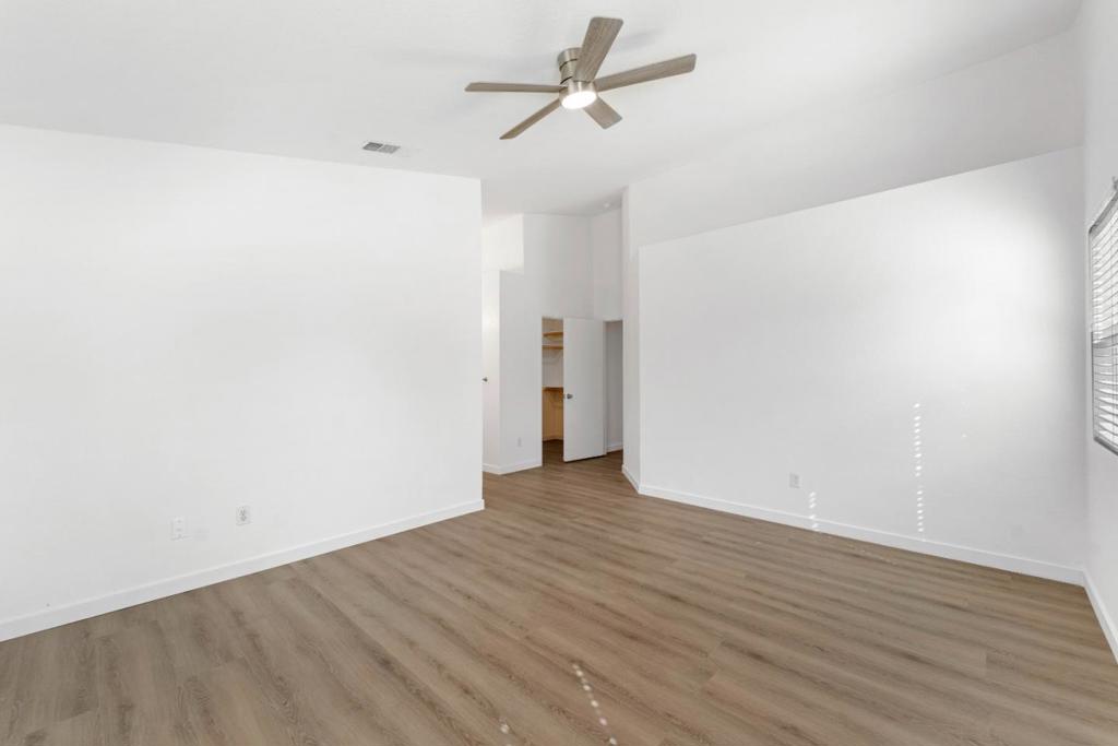 1542 Venice Circle Property Photo 25
