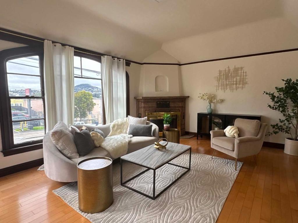 5465 Mission Street Property Photo 6