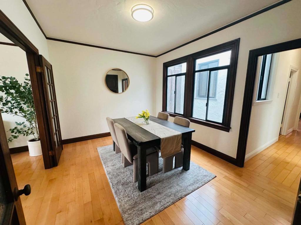 5465 Mission Street Property Photo 8