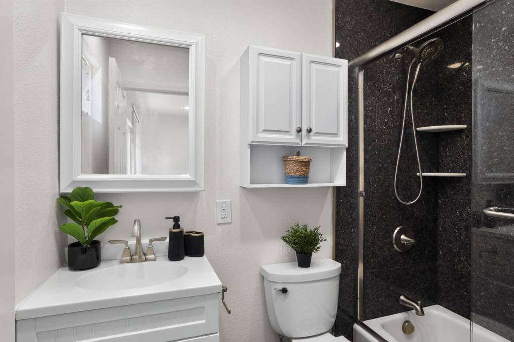 927 Bard Street Property Photo 14