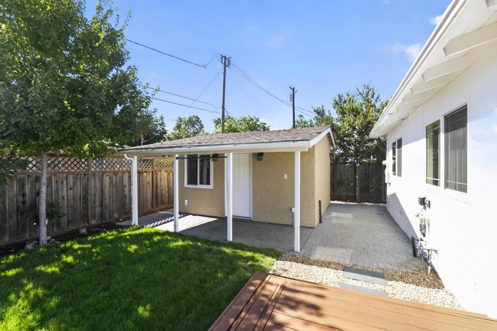 927 Bard Street Property Photo 19