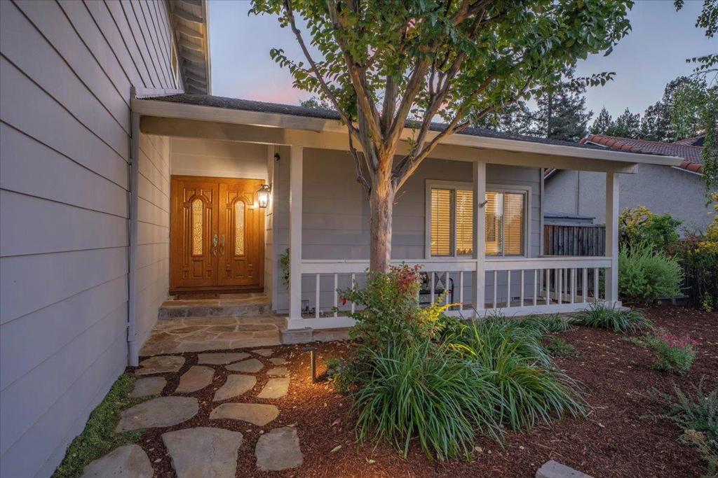 6519 Skyfarm Drive Property Photo 6
