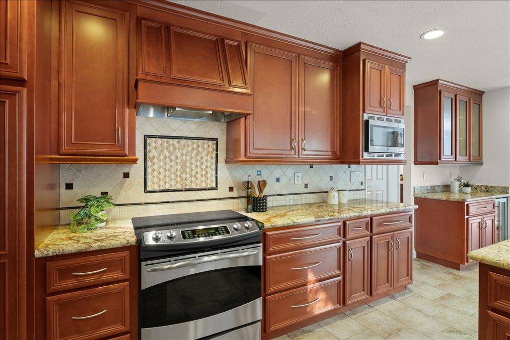 6519 Skyfarm Drive Property Photo 17