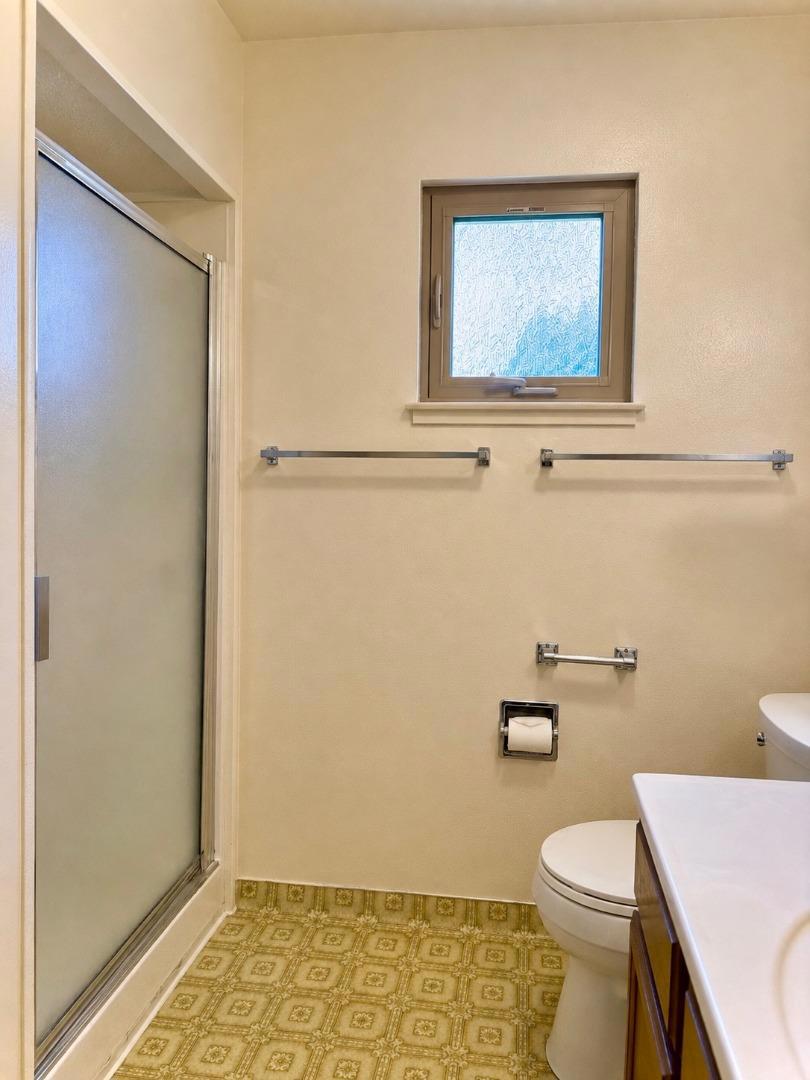 631 W Alisal Street Property Photo 10