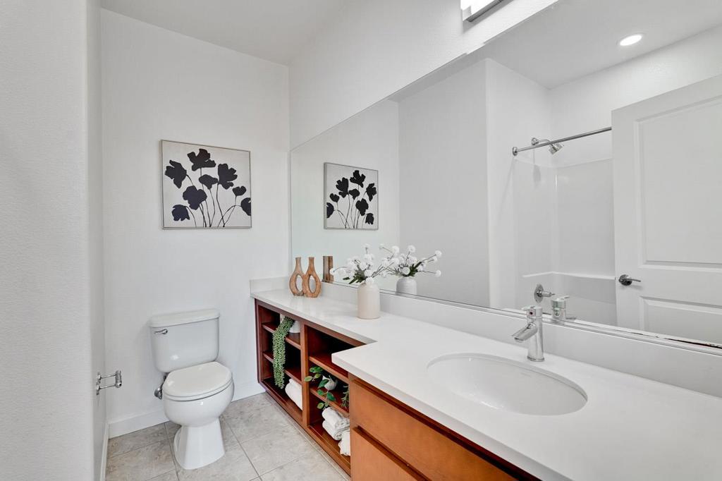 576 San Posadas Terrace Property Photo 24
