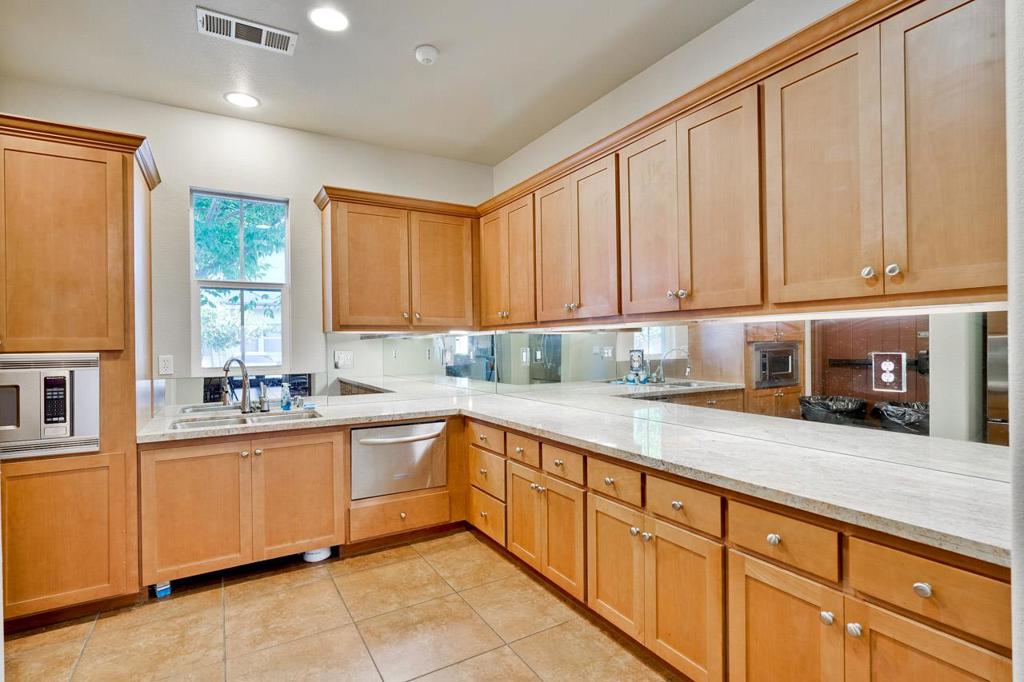 576 San Posadas Terrace Property Photo 39