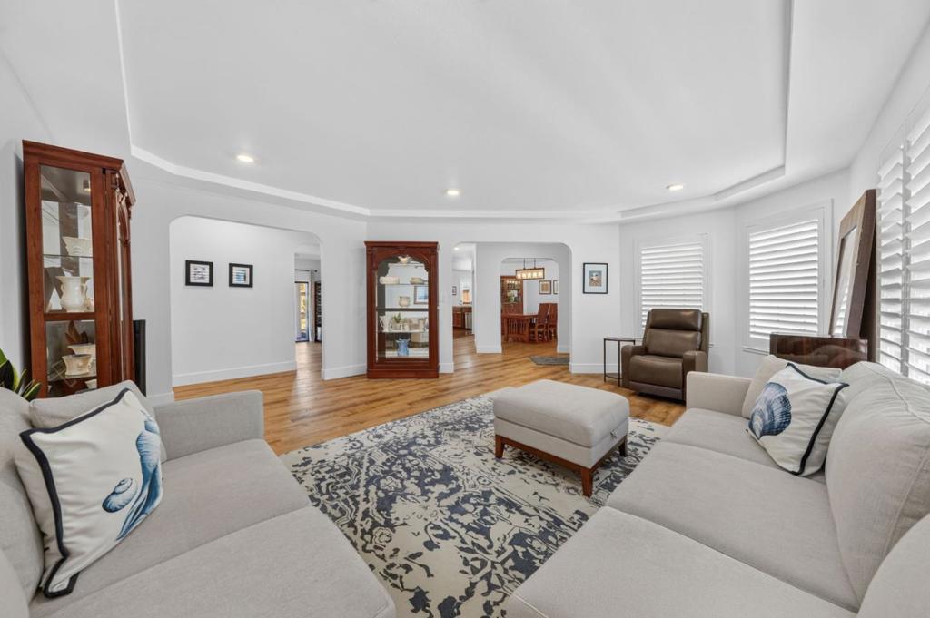 680 Ridgemark Drive Property Photo 14