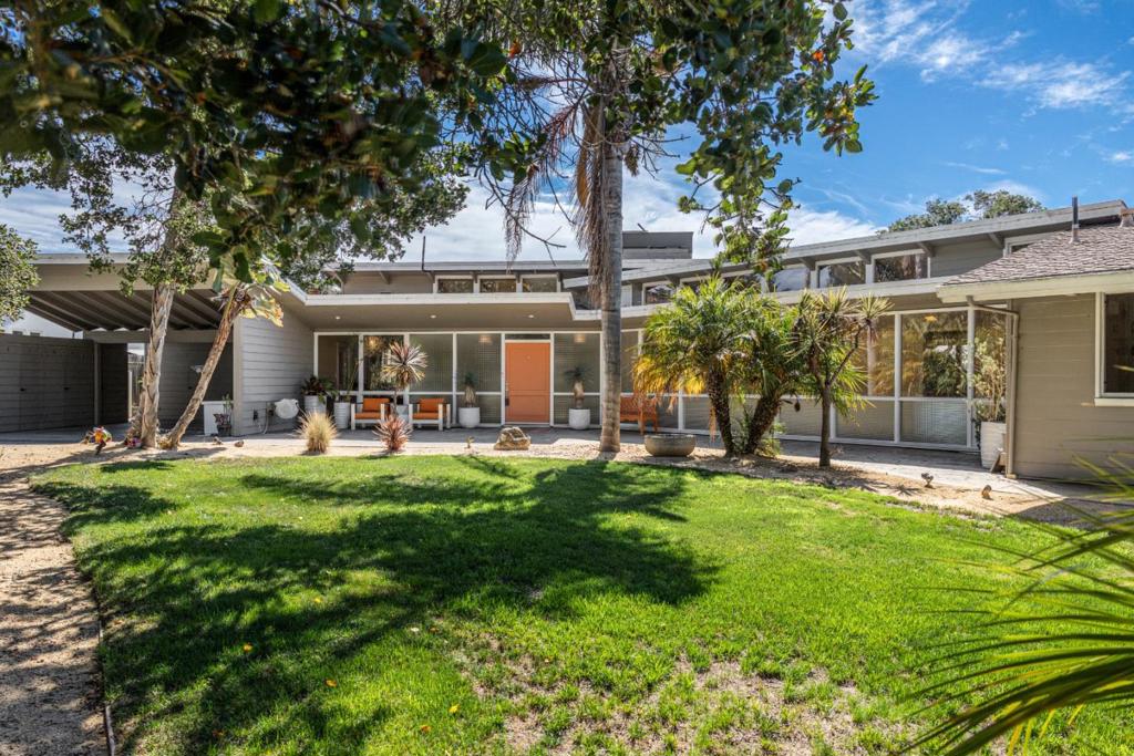34 Hollins Drive Property Photo 3