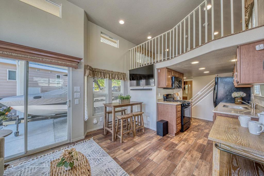 2166 Yellow Feather Circle 104 Property Photo 8