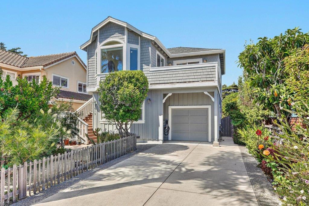 3813 Floral Property Photo 1
