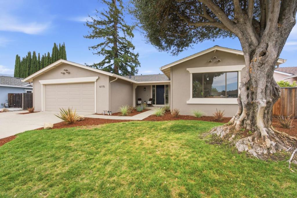 6115 Corte De La Reina Property Photo 4