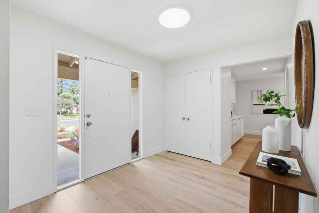 6115 Corte De La Reina Property Photo 11