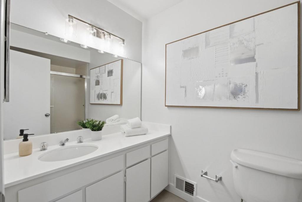 6115 Corte De La Reina Property Photo 31