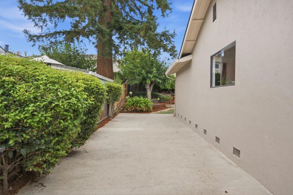 6115 Corte De La Reina Property Photo 56