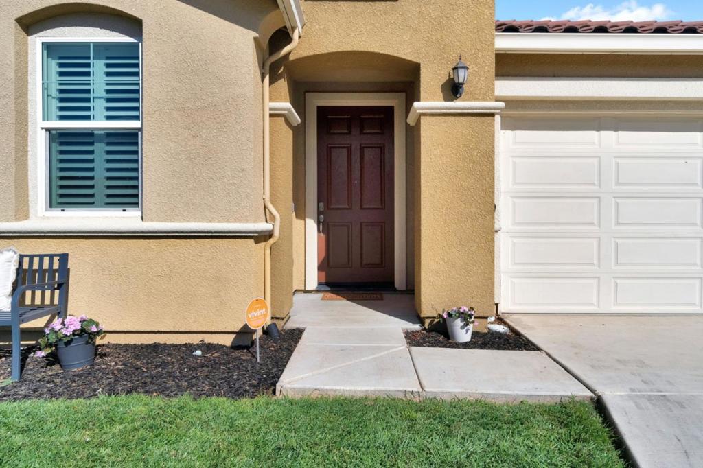 1596 Manzanita Way Property Photo 2