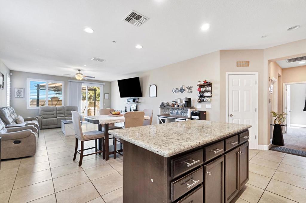 1596 Manzanita Way Property Photo 13