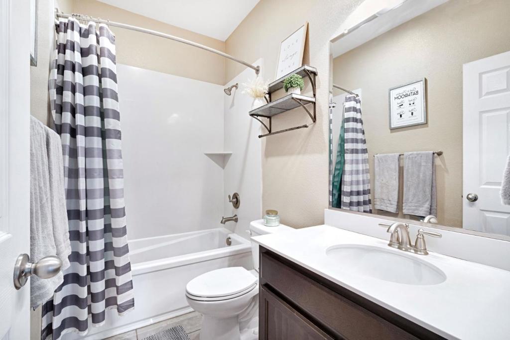 1596 Manzanita Way Property Photo 22