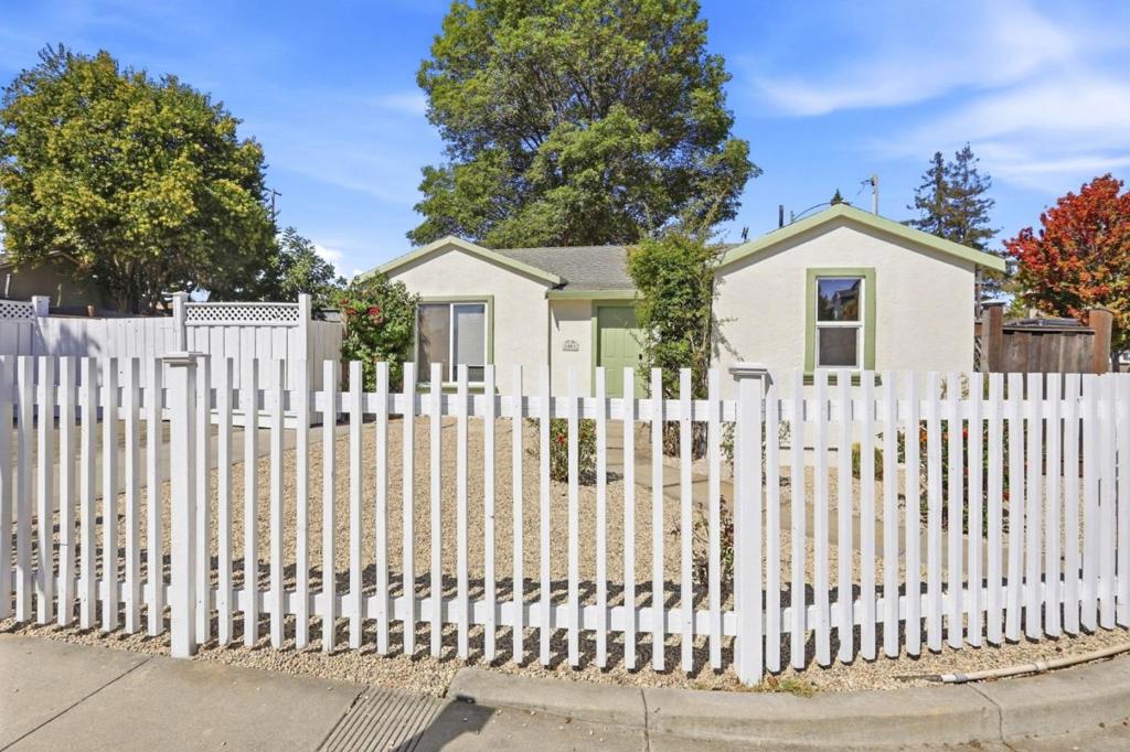 1001 Obrien Court Property Photo 4