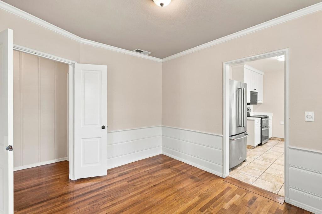 301 Lorimer Street Property Photo 11