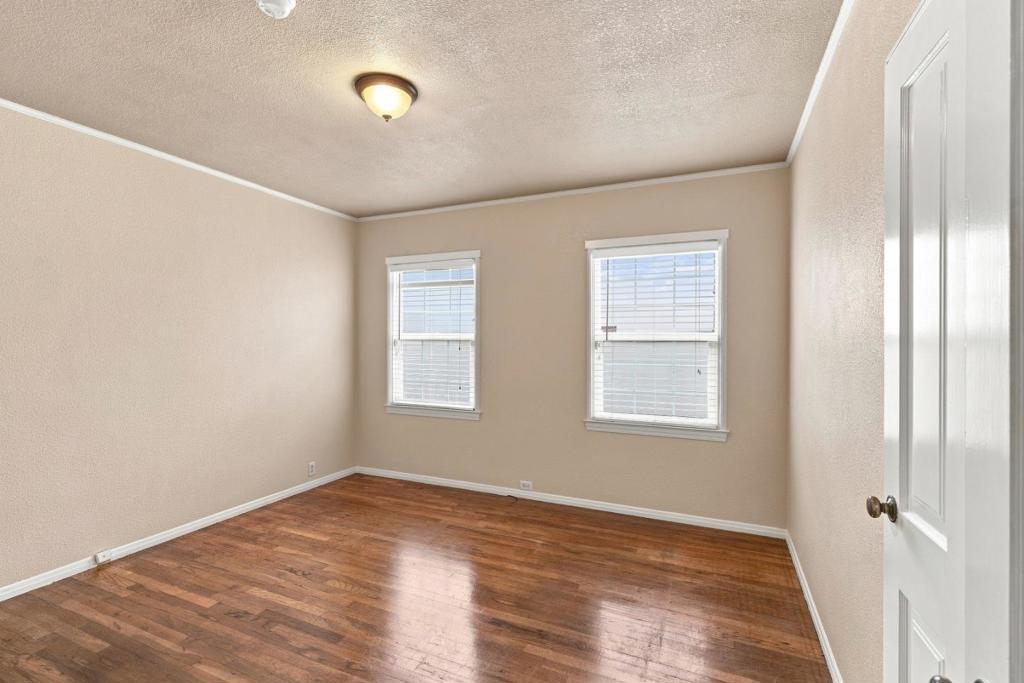 301 Lorimer Street Property Photo 11
