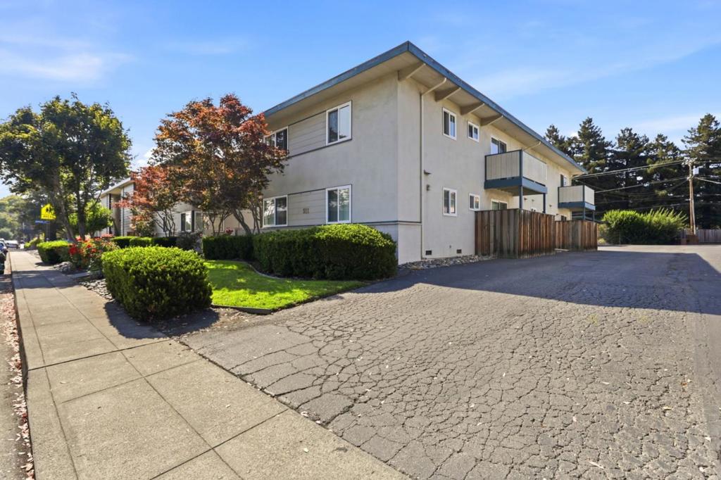 511 Walker Drive Property Photo 3