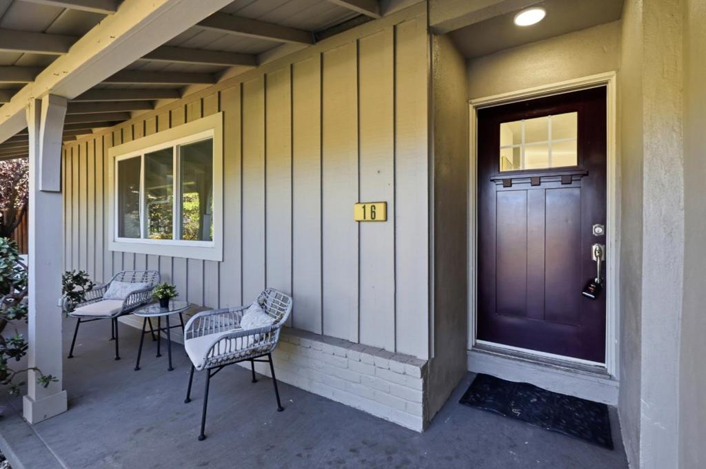16 Clarence Court Property Photo 4