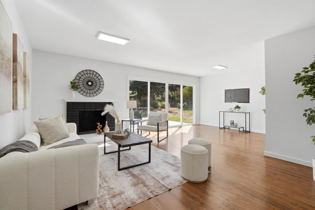 16 Clarence Court Property Photo 8