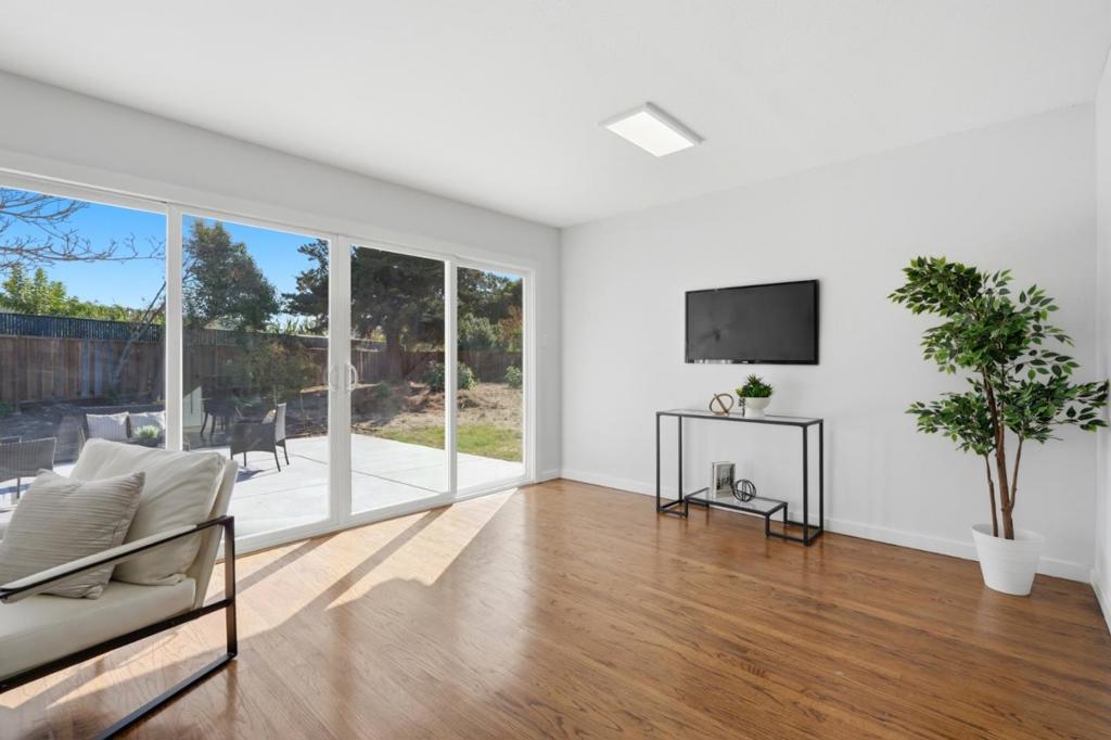 16 Clarence Court Property Photo 10