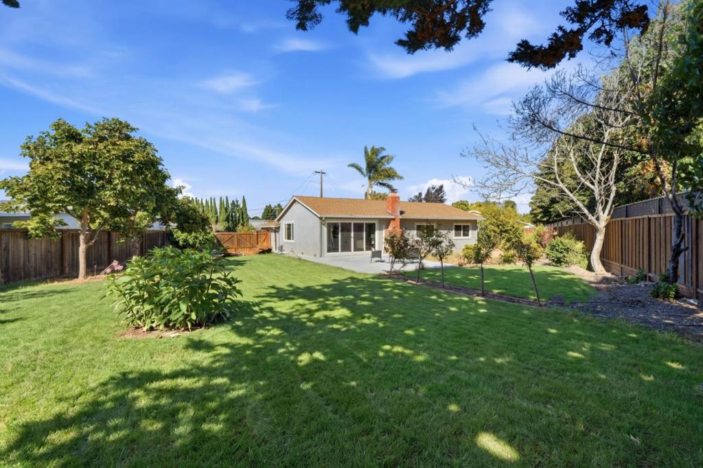 16 Clarence Court Property Photo 37