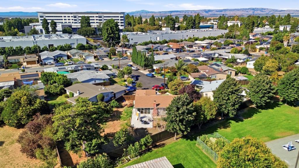16 Clarence Court Property Photo 50