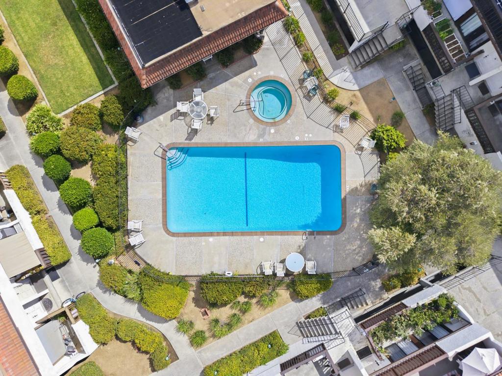 7219 Via Vico Property Photo 30