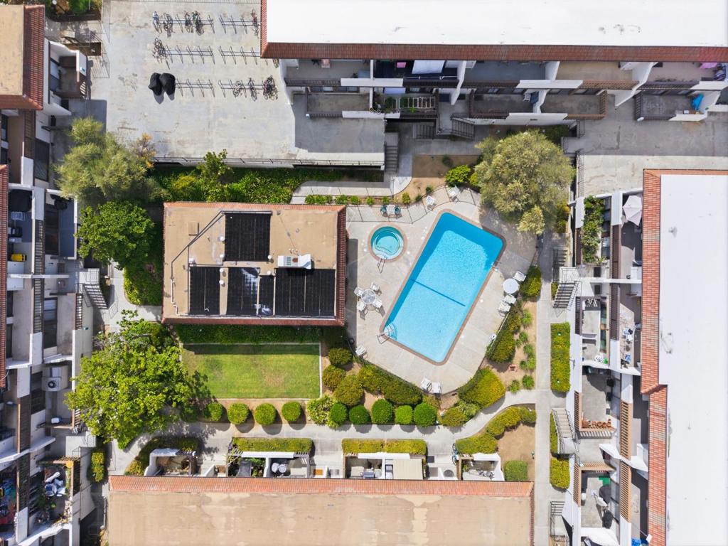 7219 Via Vico Property Photo 33