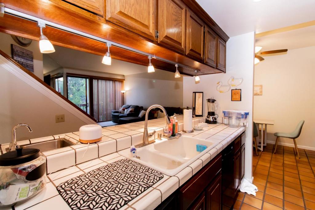 25912 Hayward Boulevard 215 Property Photo 10