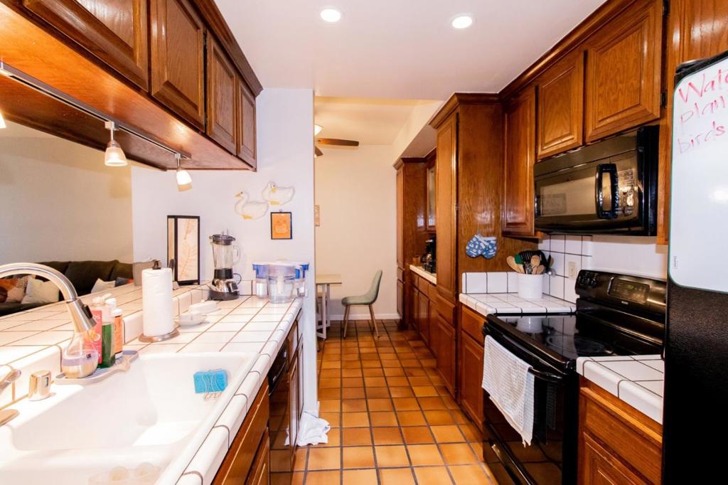 25912 Hayward Boulevard 215 Property Photo 11