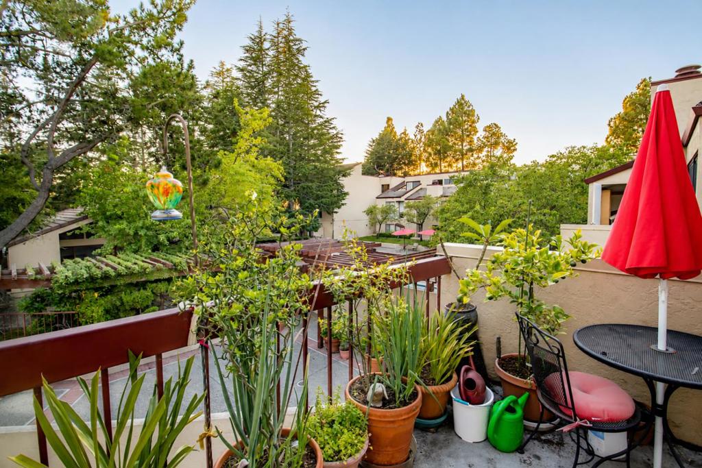 25912 Hayward Boulevard 215 Property Photo 12