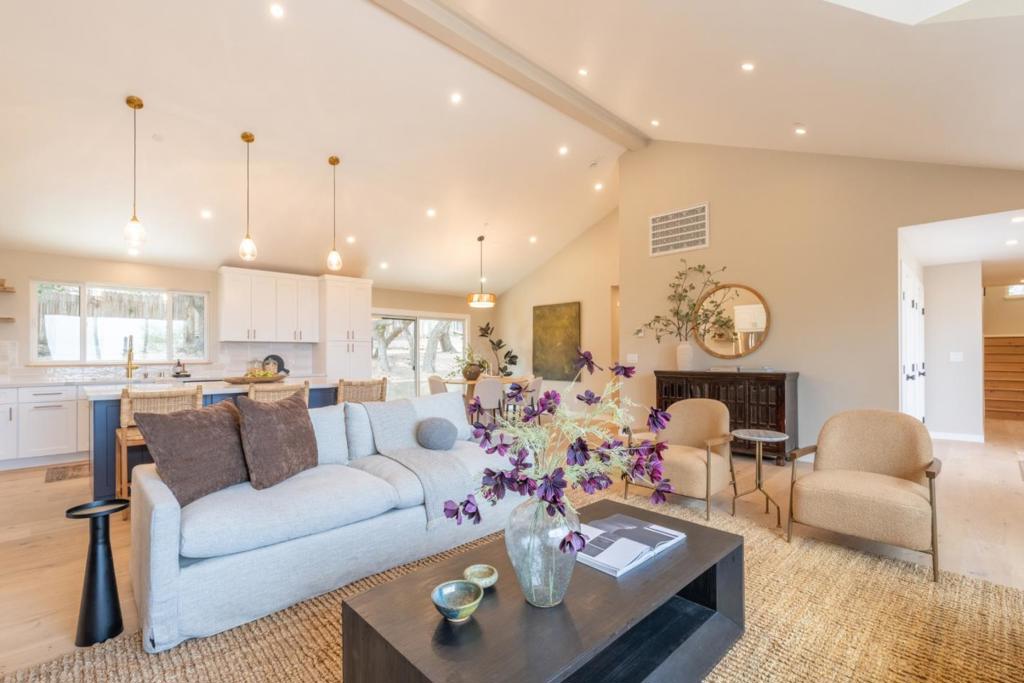 1 Walter Colton Drive Property Photo 6