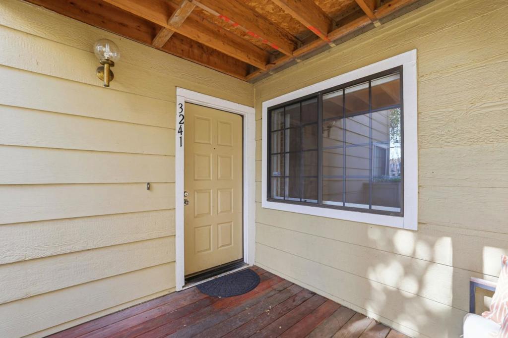 3241 Heather Ridge Court Property Photo 3