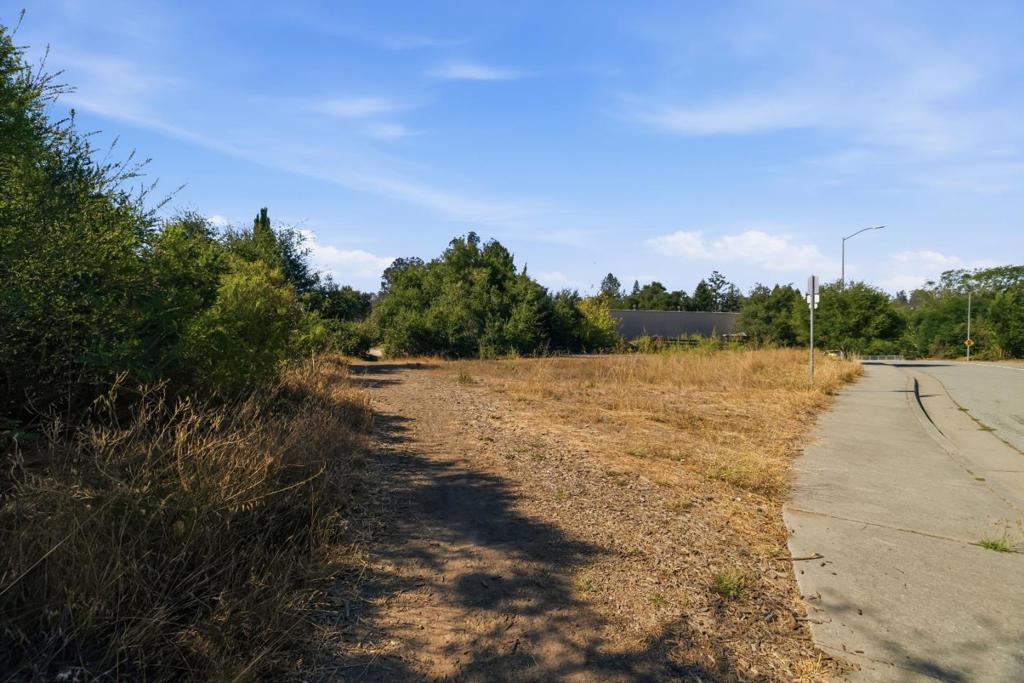 26 Skypark Drive Property Photo 5