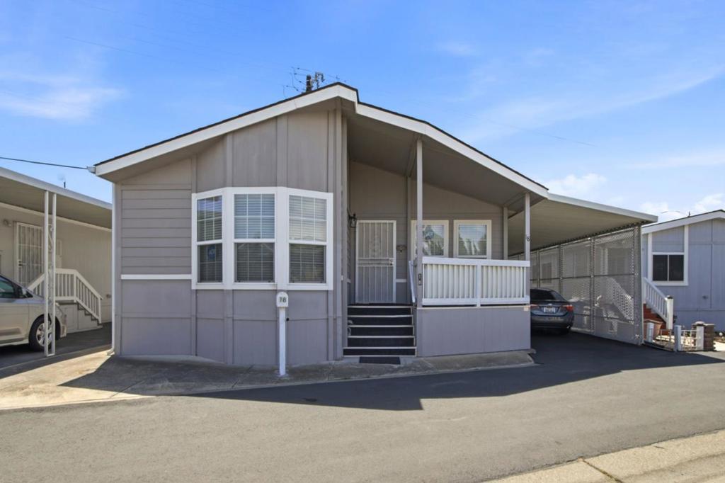60 Wilson Way 18 Property Photo 1